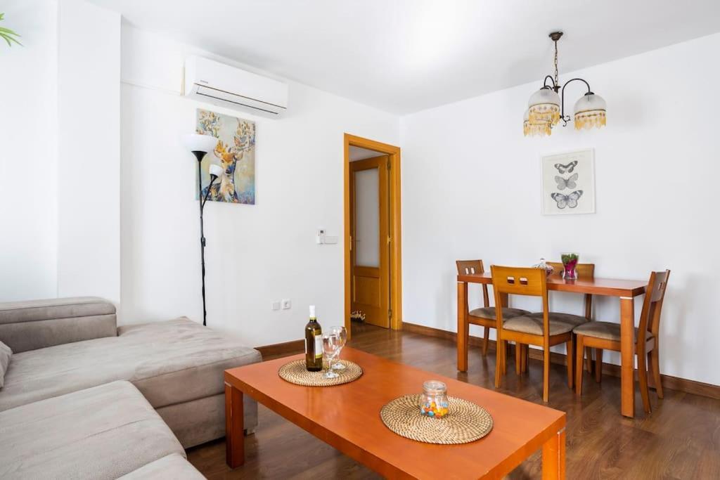 Ayala Beach Apartment 马拉加 外观 照片
